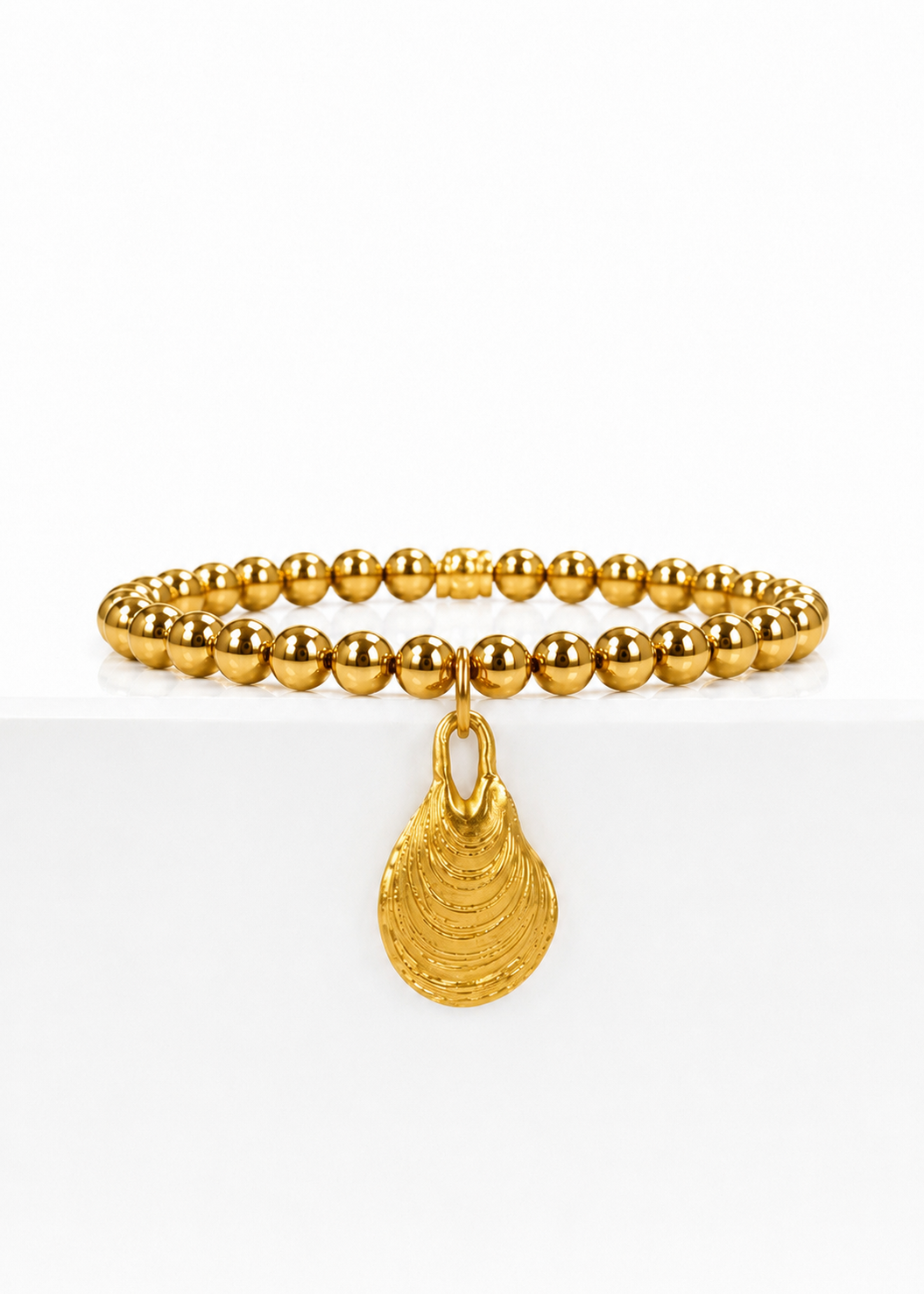 Gold 6mm Chloe Ann Oyster Shell, front view