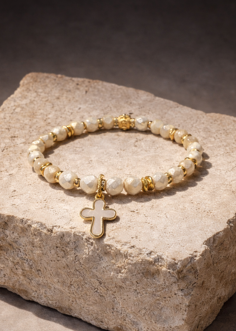 Ever True Gold/White Pearl Cross