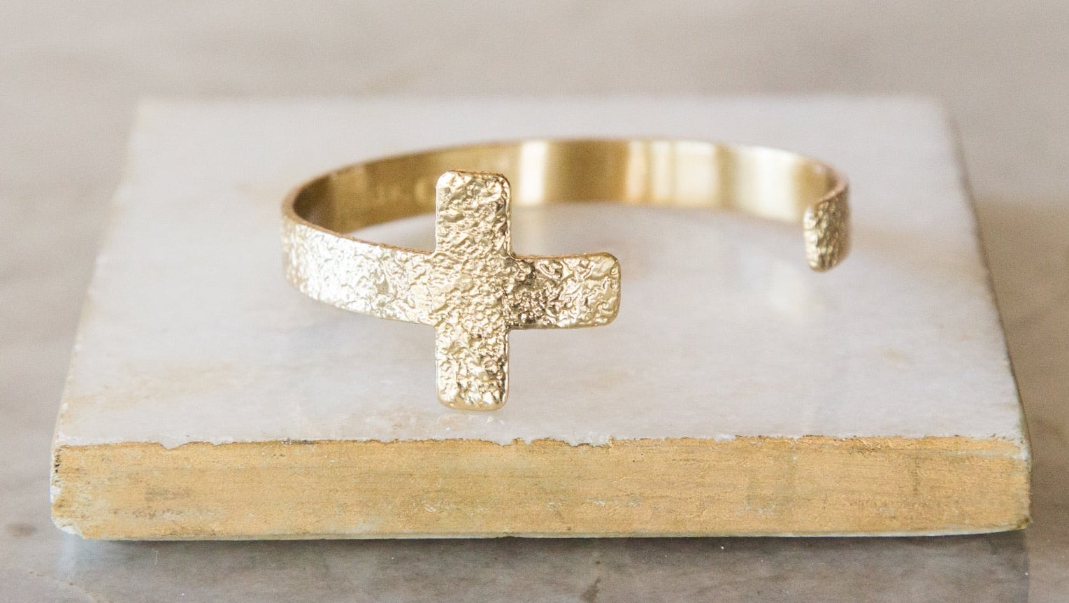 Napa Cross Cuff - Gold