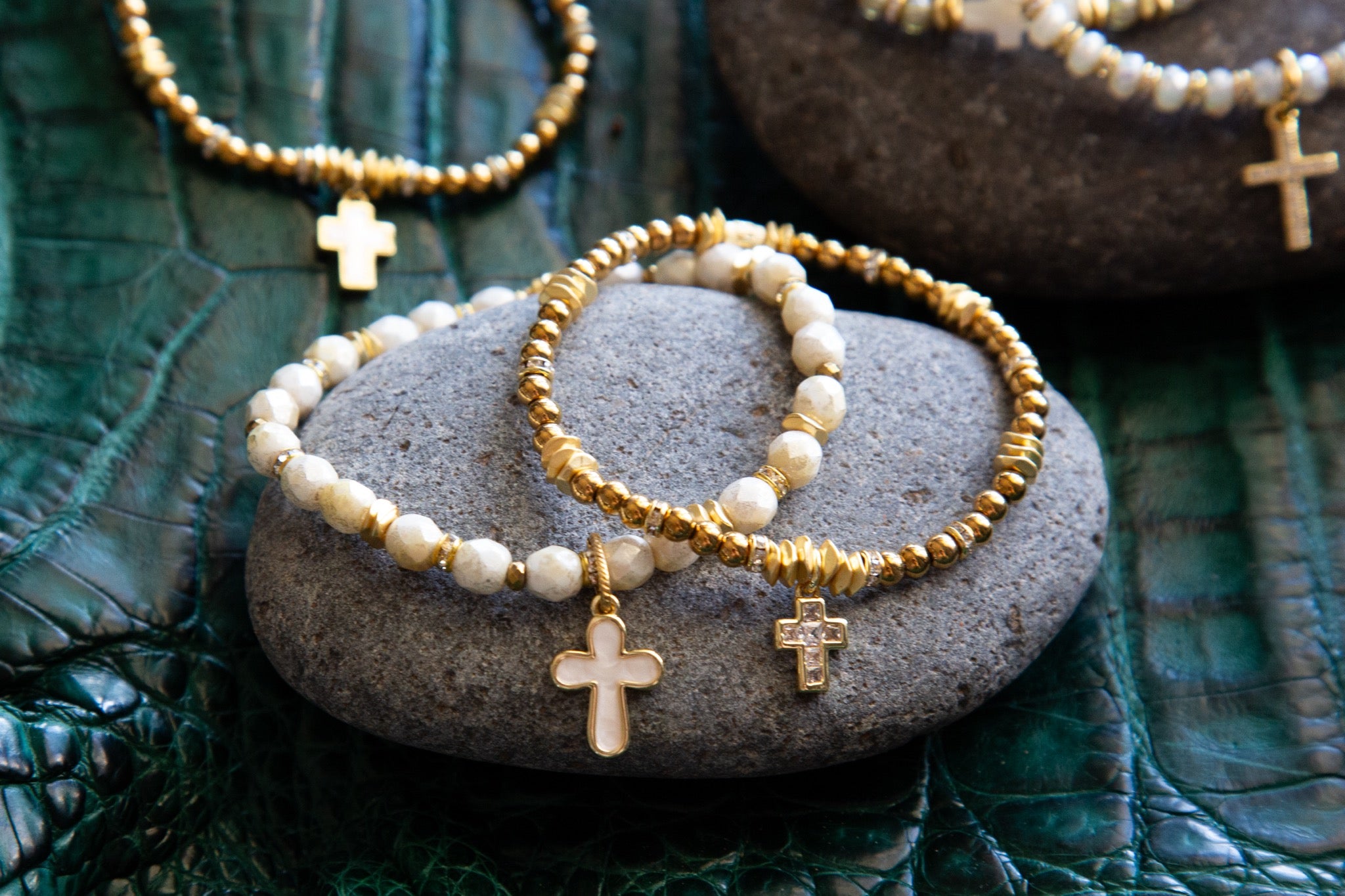 Ever True Gold Pave Bar
