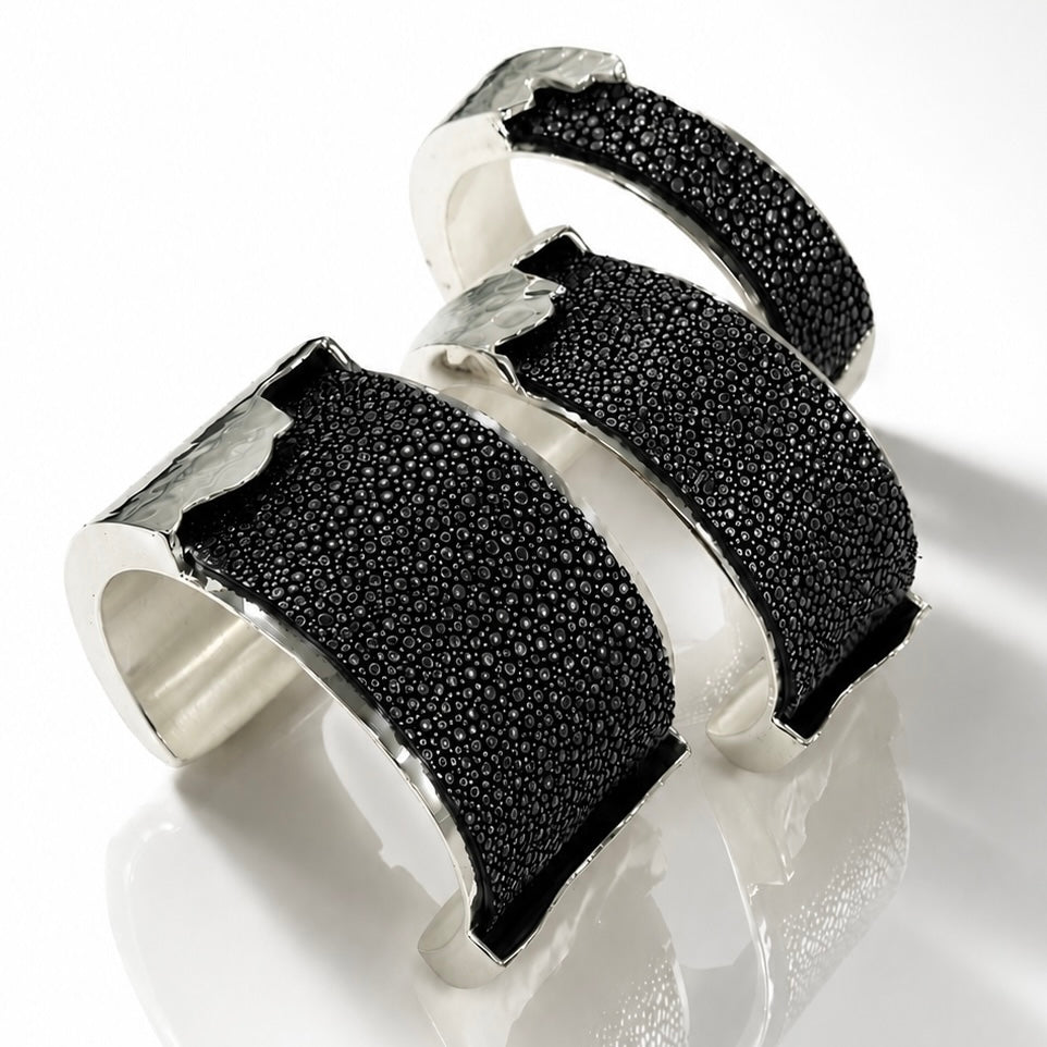 Dallas Silver Cuff – Black Stingray – 0.5 Inch
