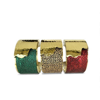 Day 4: Dallas 1.5 Metallic Gold Stingray - Gold + Santa Pouch