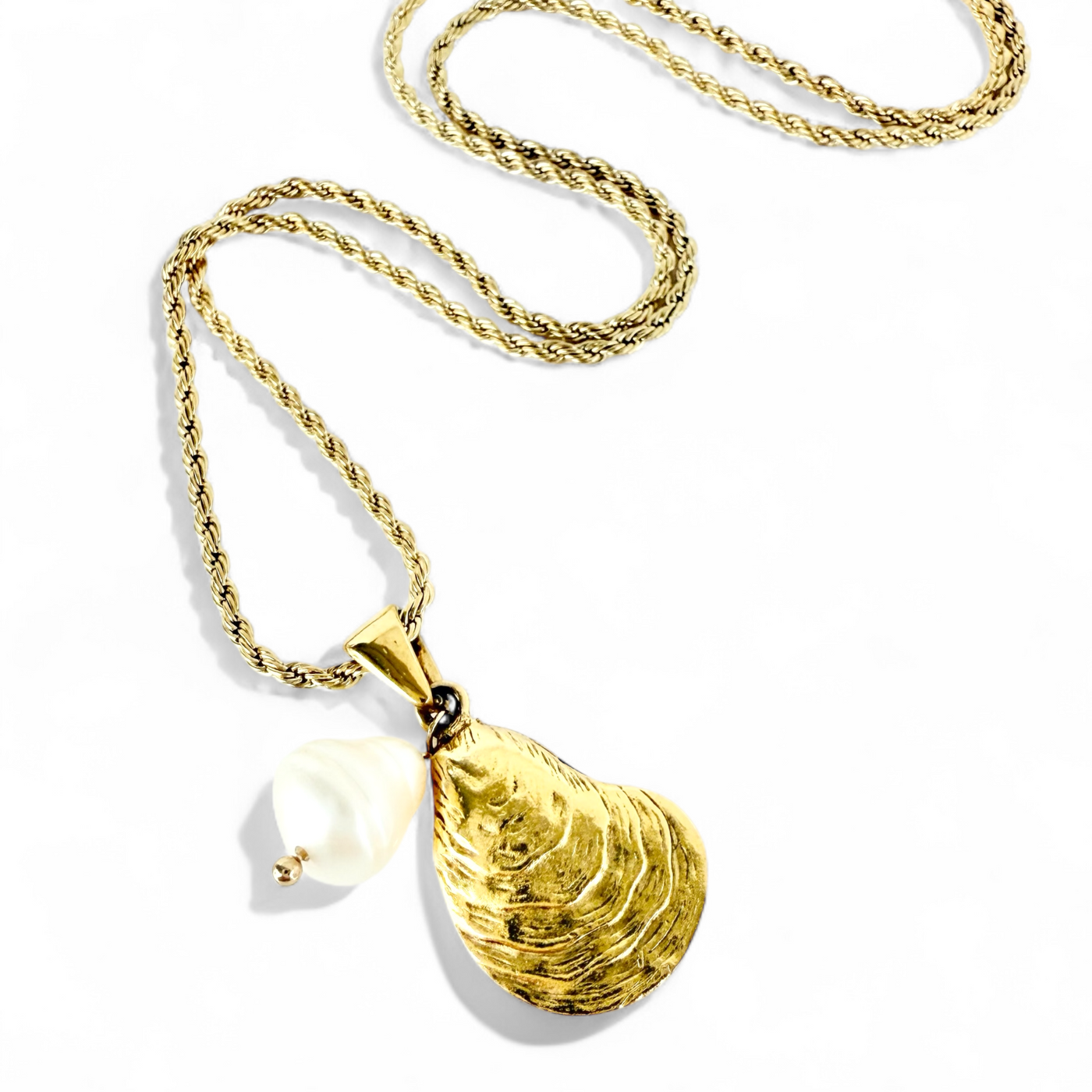 World Is Your Oyster Pearl Necklace - Gold
