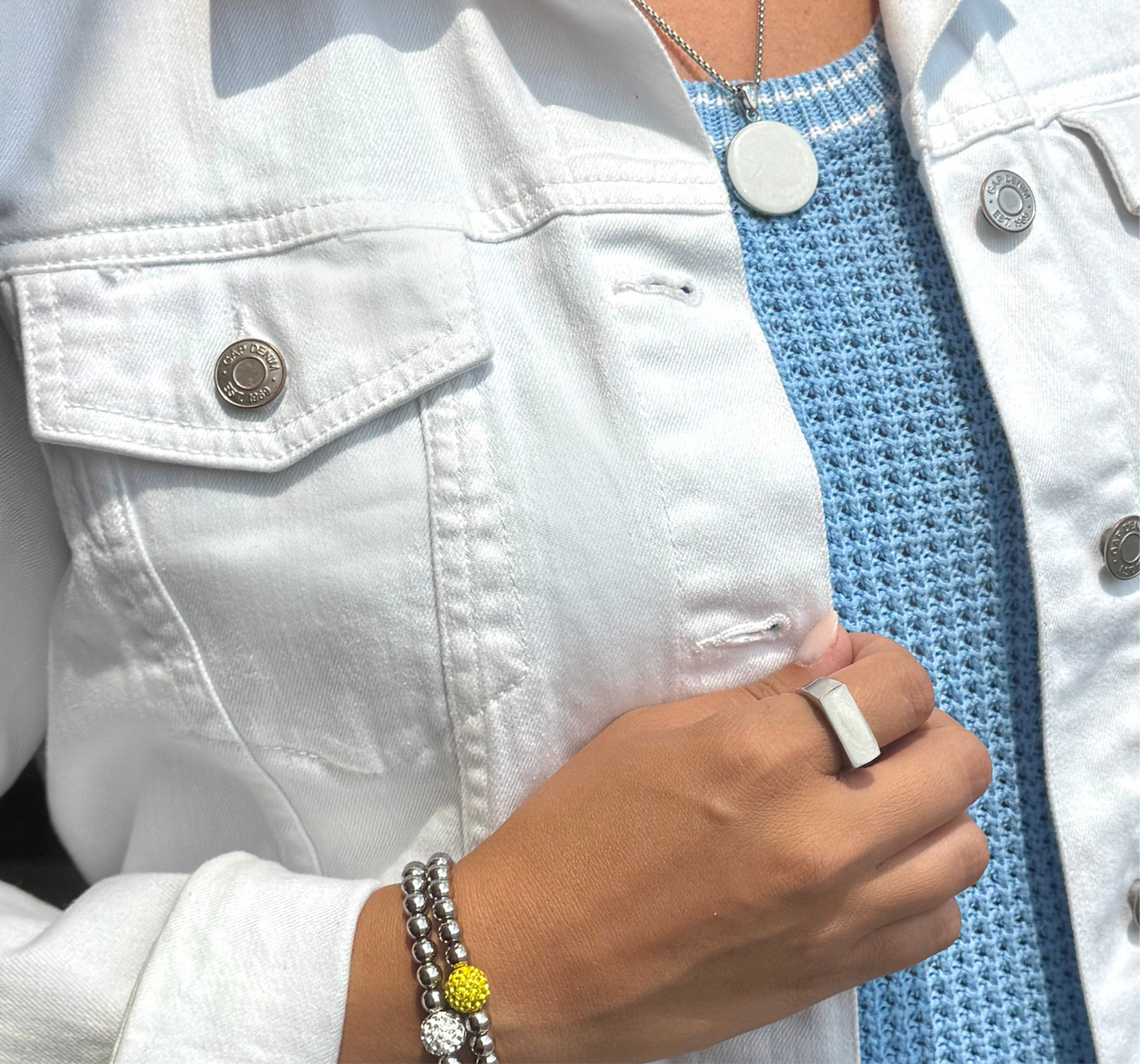 Pearl White Bar Ring - Gold