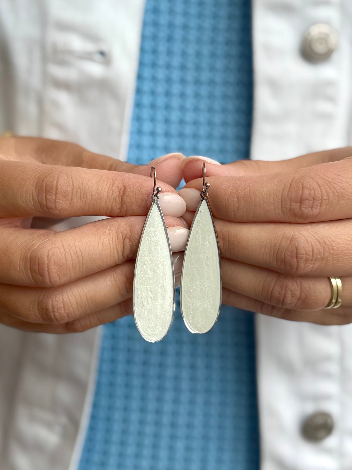 Pearl White Teardrop Earrings - Silver