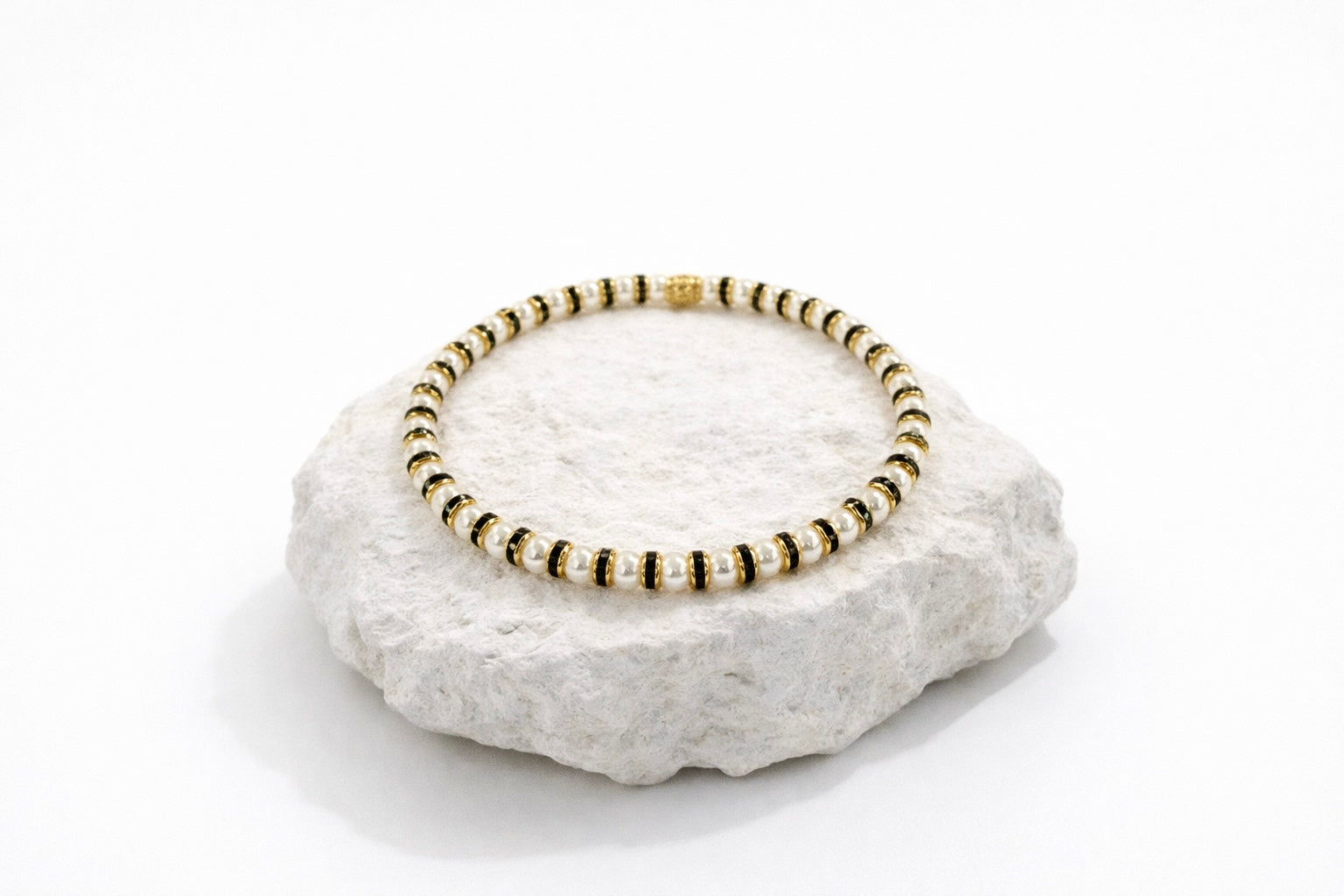 Vienna Pearl (Black)