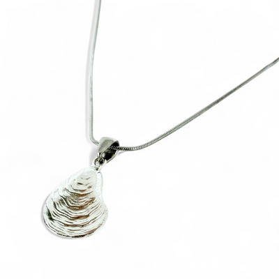 World Is Your Oyster - Necklace  - Silver