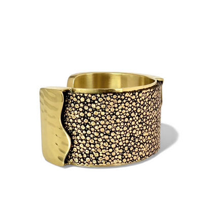 Day 4: Dallas 1.5 Metallic Gold Stingray - Gold + Santa Pouch