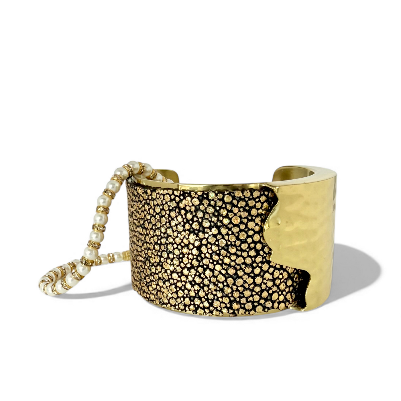 Day 4: Dallas 1.5 Metallic Gold Stingray - Gold + Santa Pouch