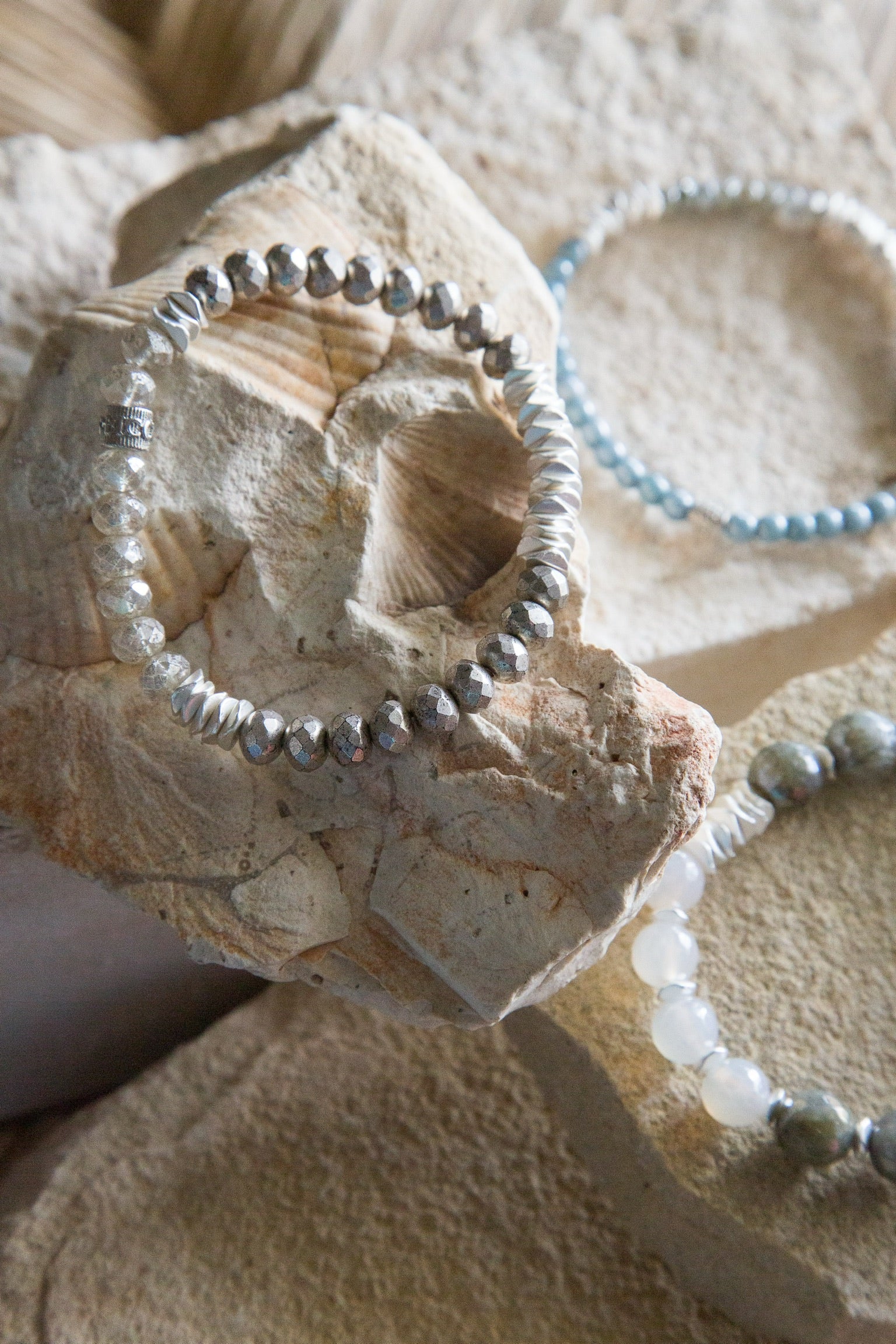 Aspen Metallic Gray and White Duet