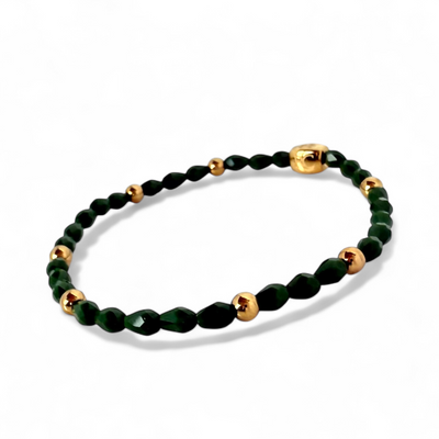 Kelly Likes Kelly Green - Gold
