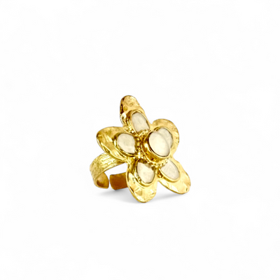 Quinpetal Ring - Pearl White - Gold