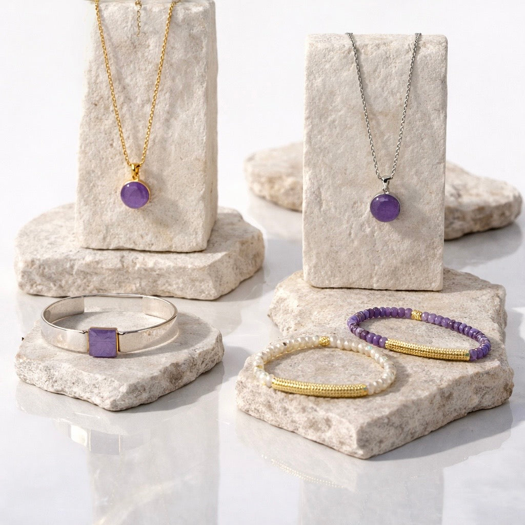 Lavender Fields Circle Pendant Necklace (Silver)