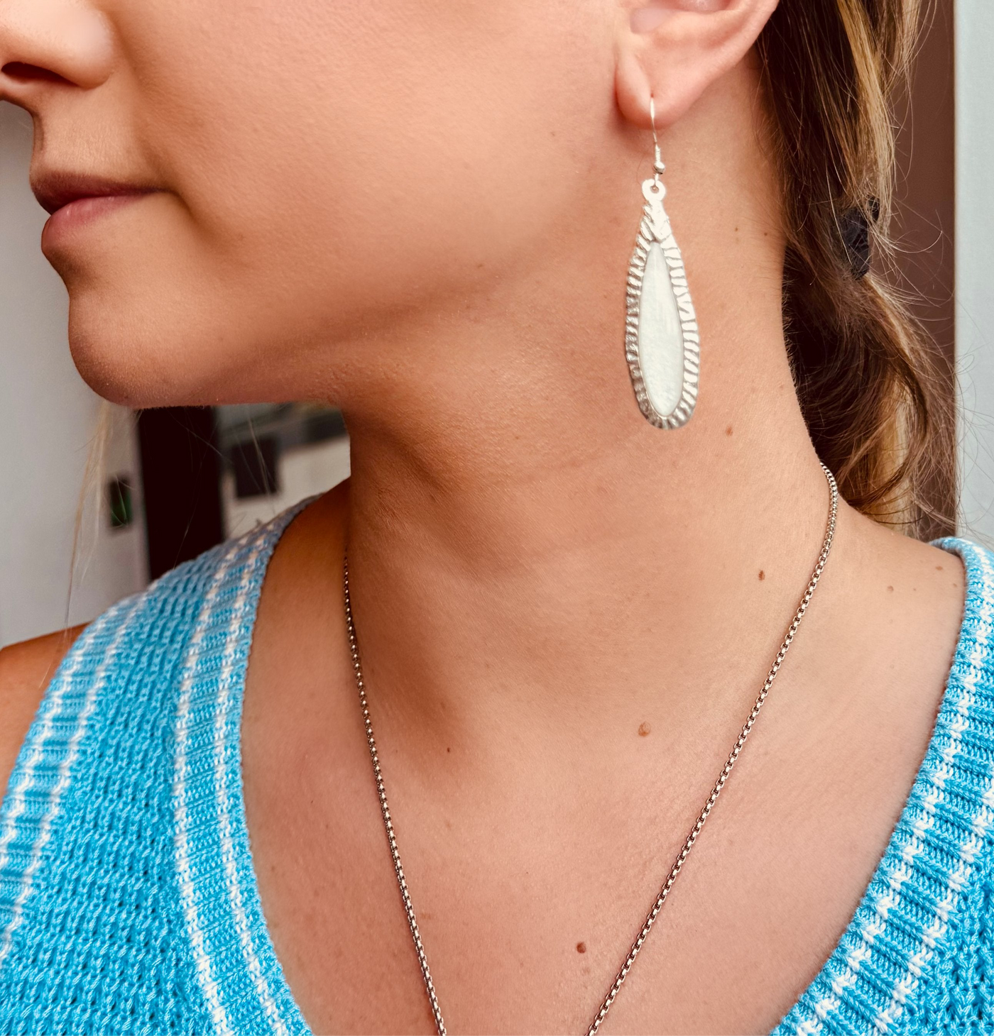 Elongated Earrings - Pearl White - Silver