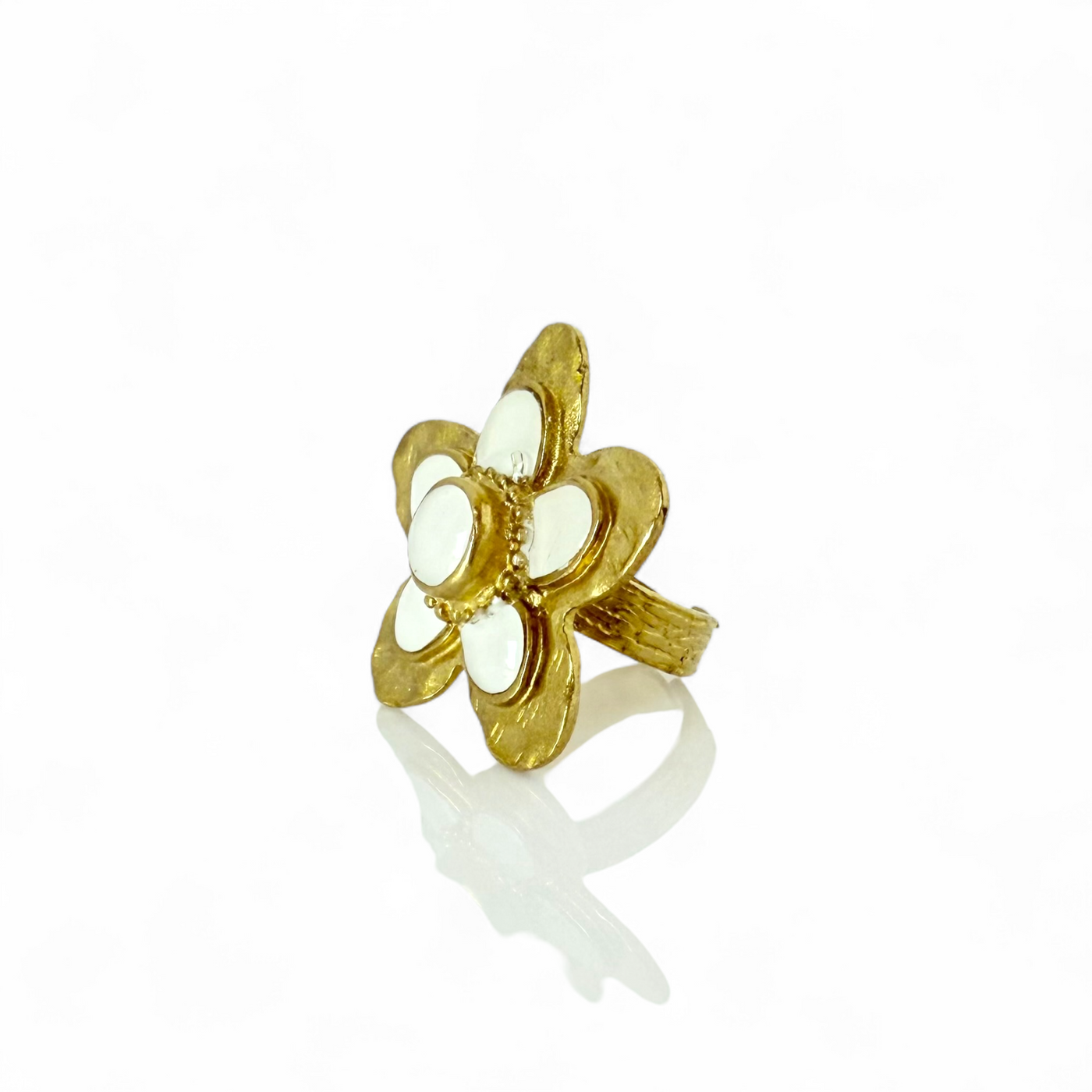 St. Tropez Quinpetal Ring - Soft White - Gold
