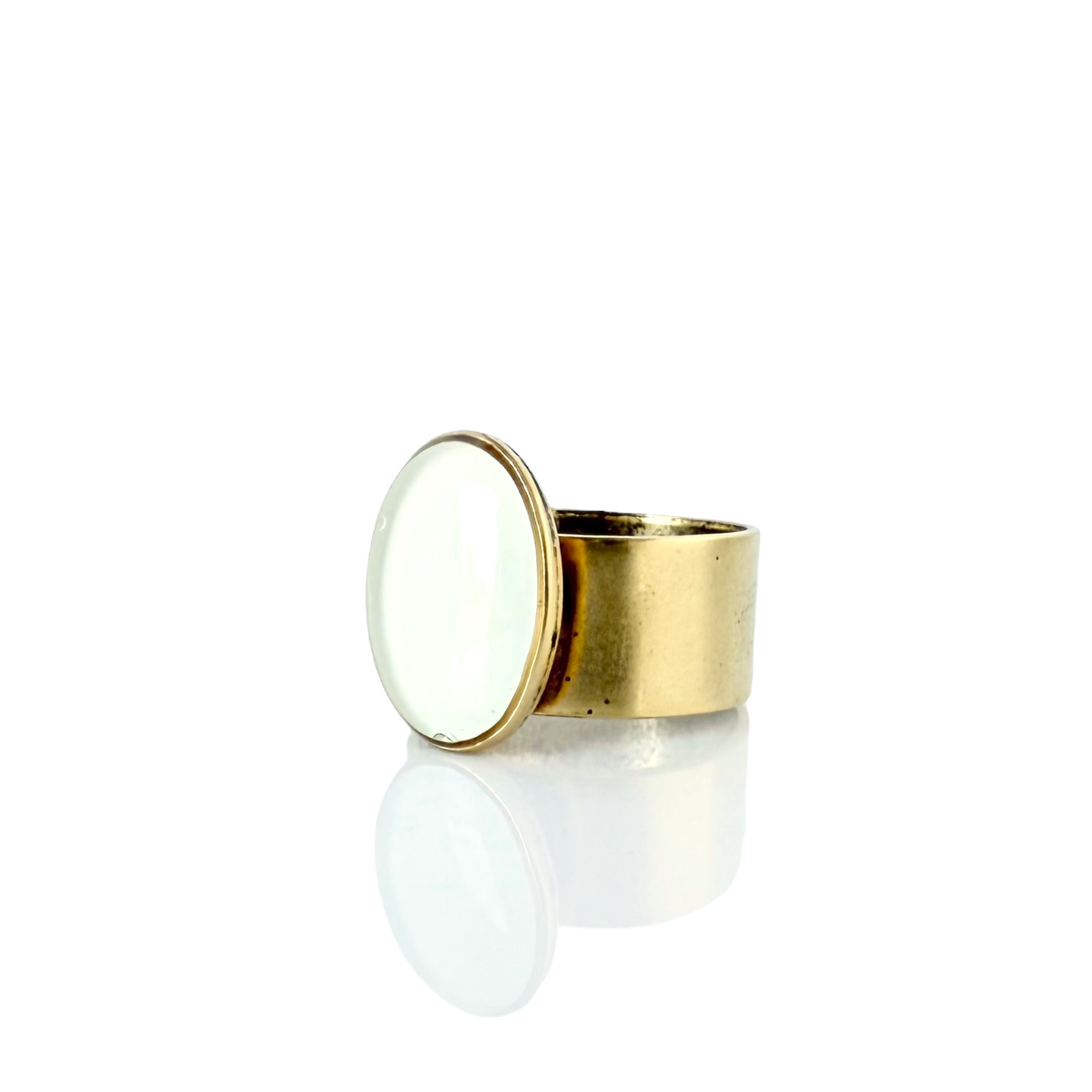 St. Tropez Oval Ring - Soft White - Gold