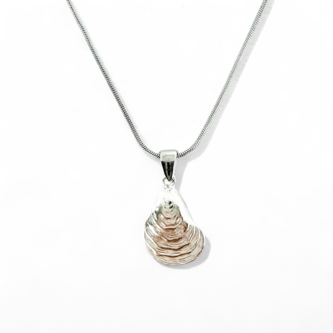World Is Your Oyster - Necklace  - Silver