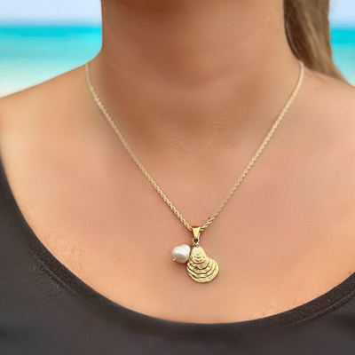 World Is Your Oyster Pearl Necklace - Gold